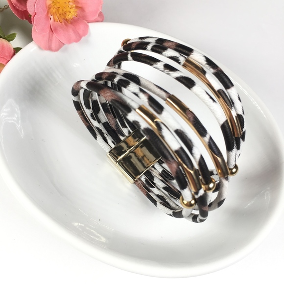 Leopard Print Wrap Bangle Magnet Bracelet - Picture 3 of 4
